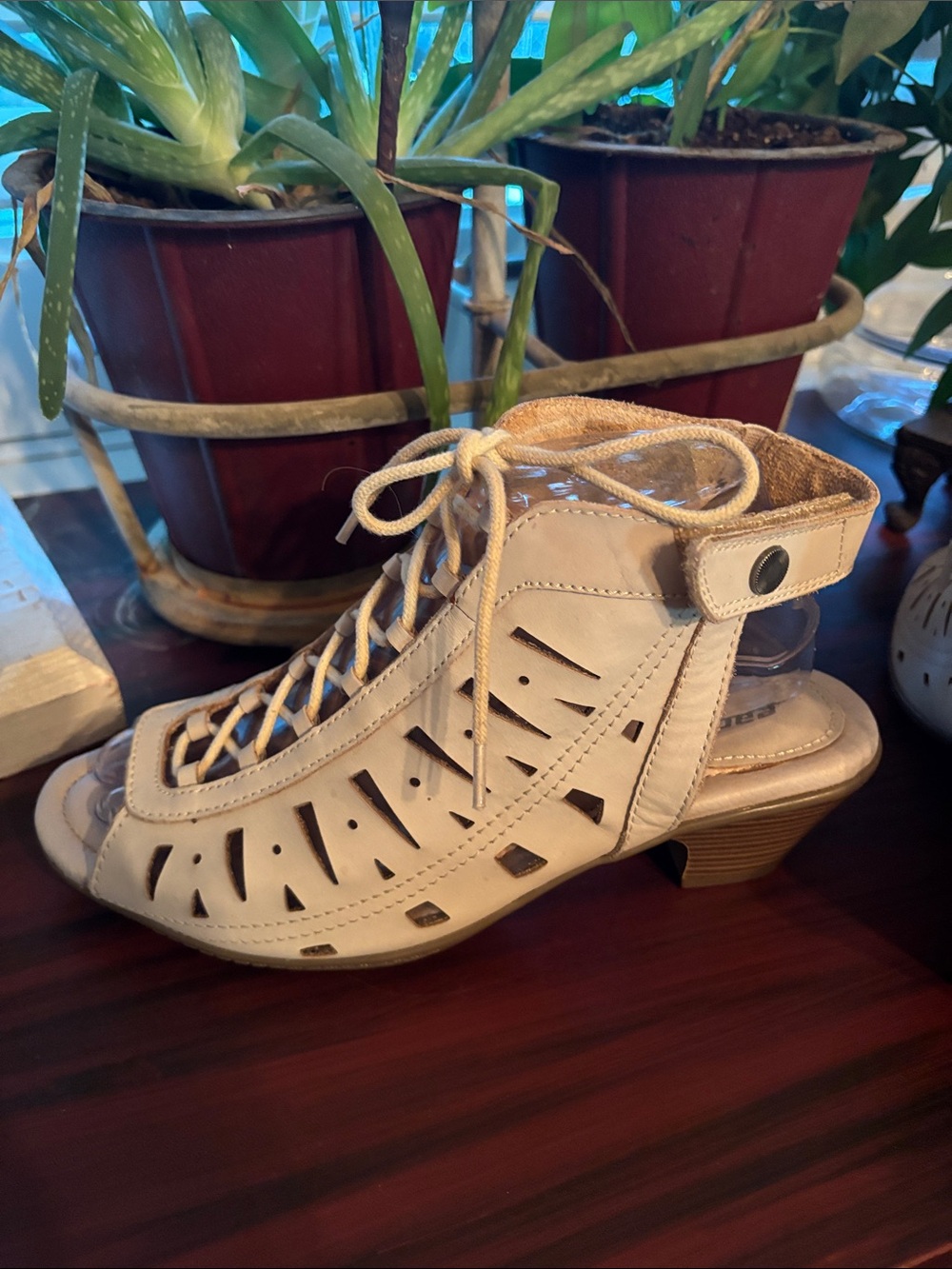 Earth Women's Beige Lace-Up Open-Toe Clog Mules - Picture 4 of 10